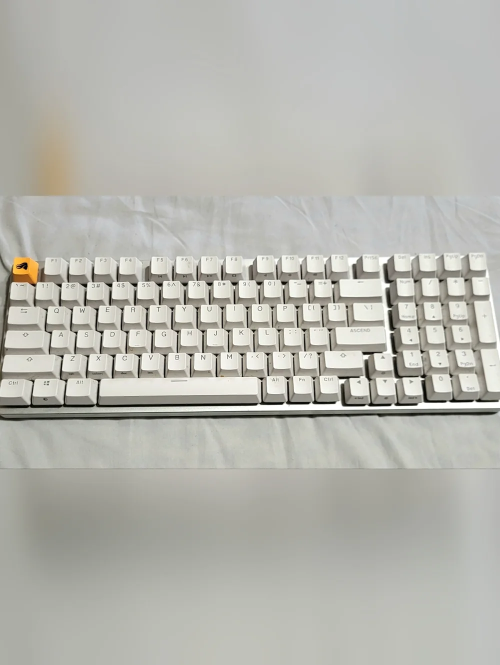 Glorious GMMK2 Keyboard (Full Size) White